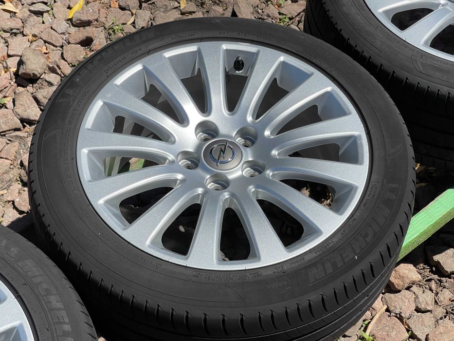 диски R18 8j ET42 5x120 dia67,1 +шини 245,45 R18 OPEL
