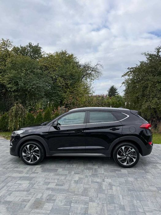 Hyundai Tucson 2016 2.0 ДИЗЕЛЬ АВТОМАТ