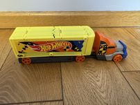 Hot Wheels Ciężarówka z kraksą Jackknife