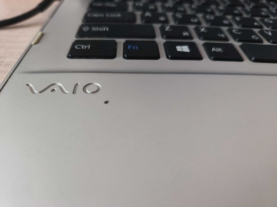 Sony VAIO SVT1312M1RS i3 сенсорний для простих задач ліц. Windows