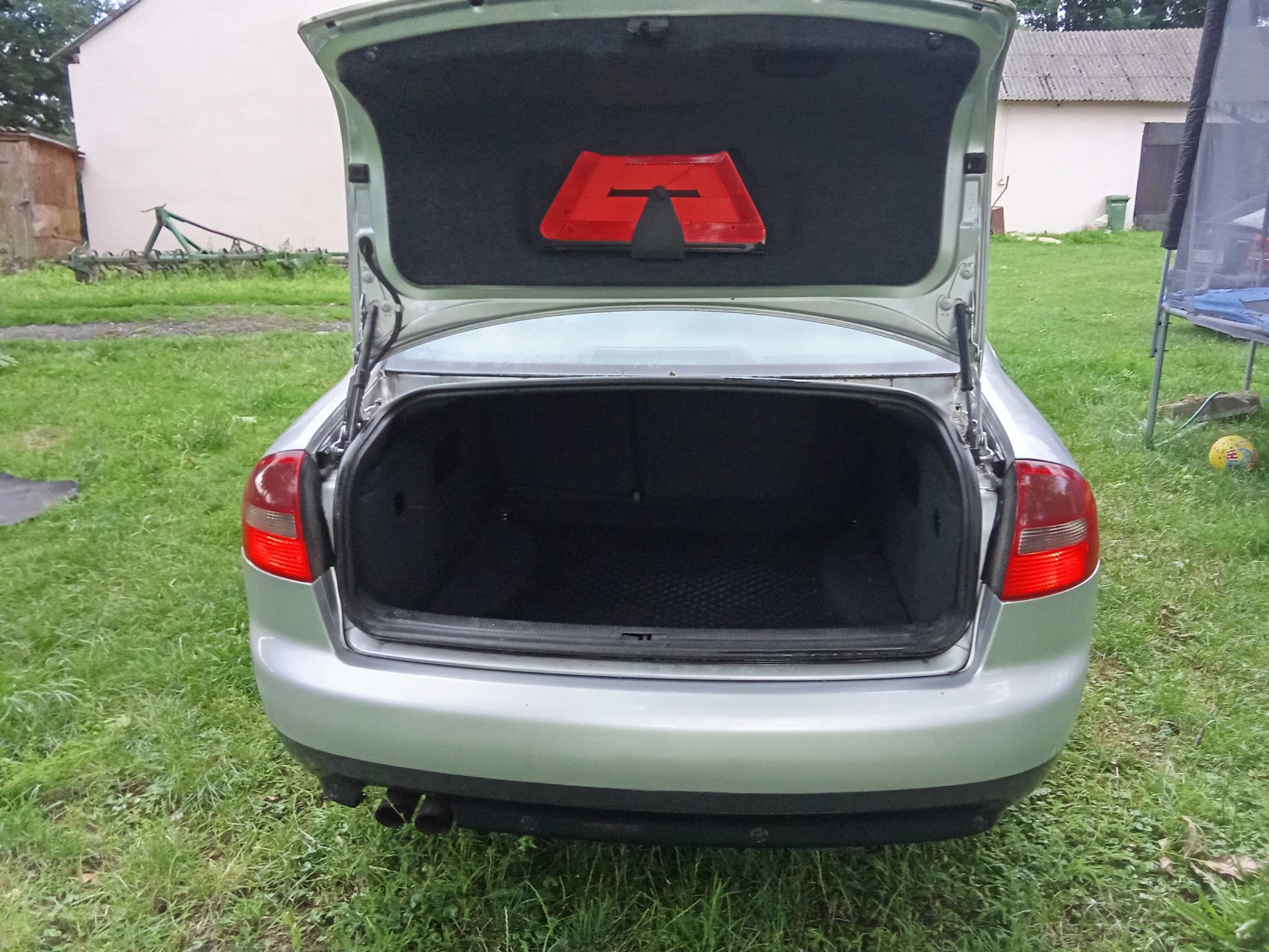 Audi A6 C5 2004 srebrny