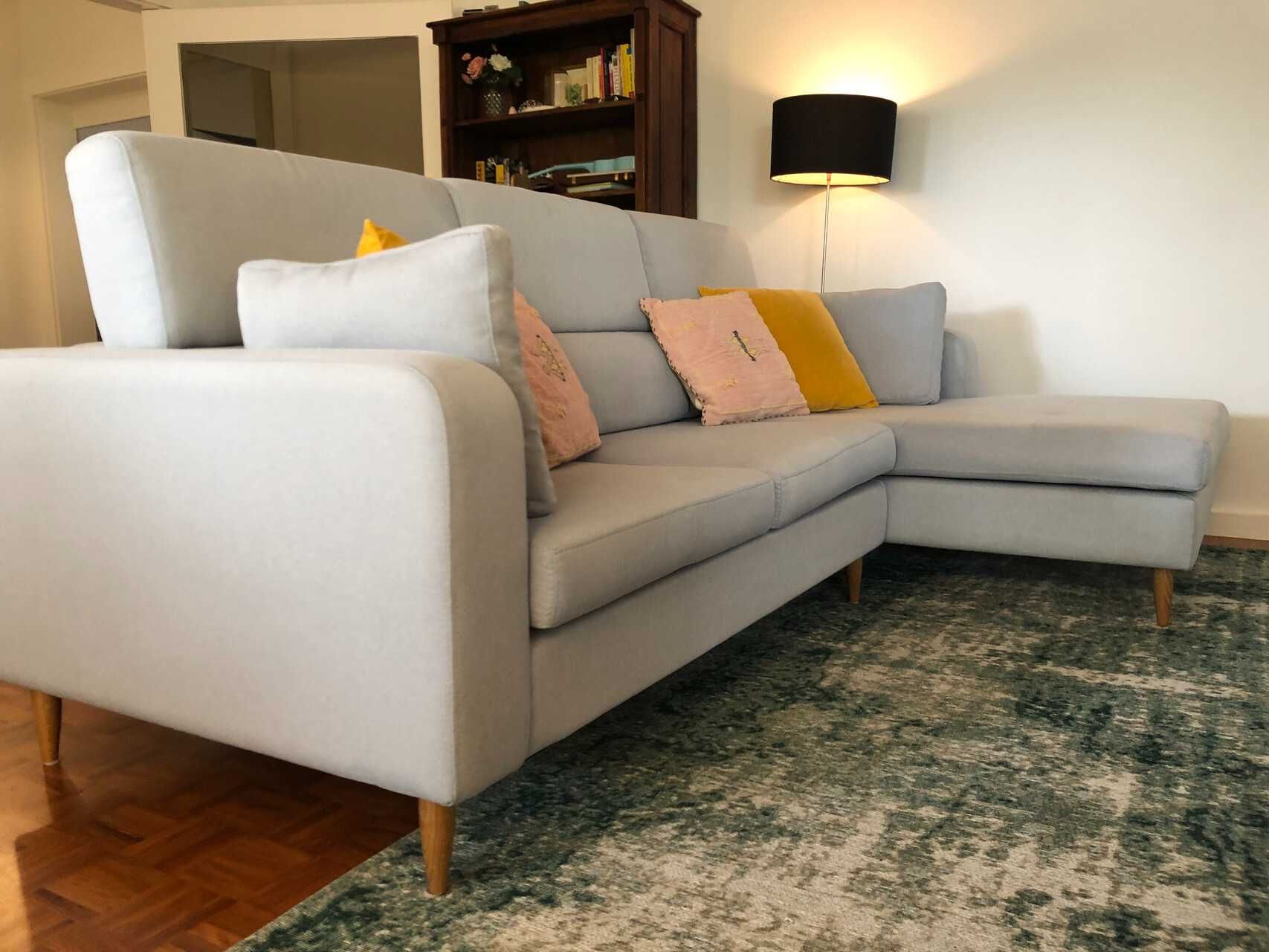 Sofá com Chaise longue da Alfaiate D'Interiores