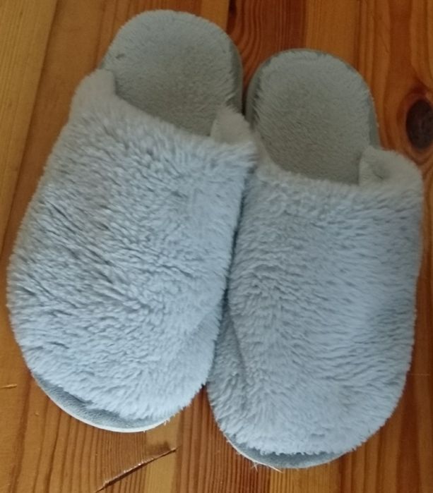 Buty kapcie rozmiar 39 ciepłe