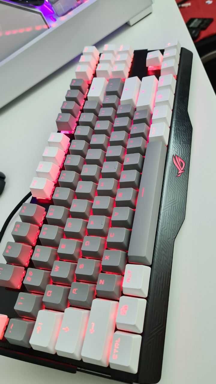 Asus Claymore Core Cherry MX RGB Механіка