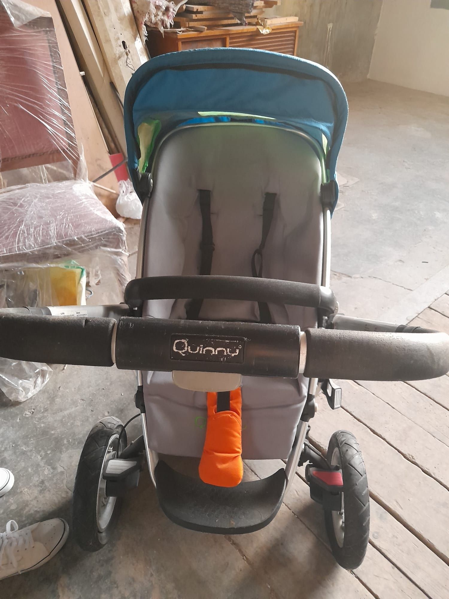 Carrinho Quinny 3 rodas