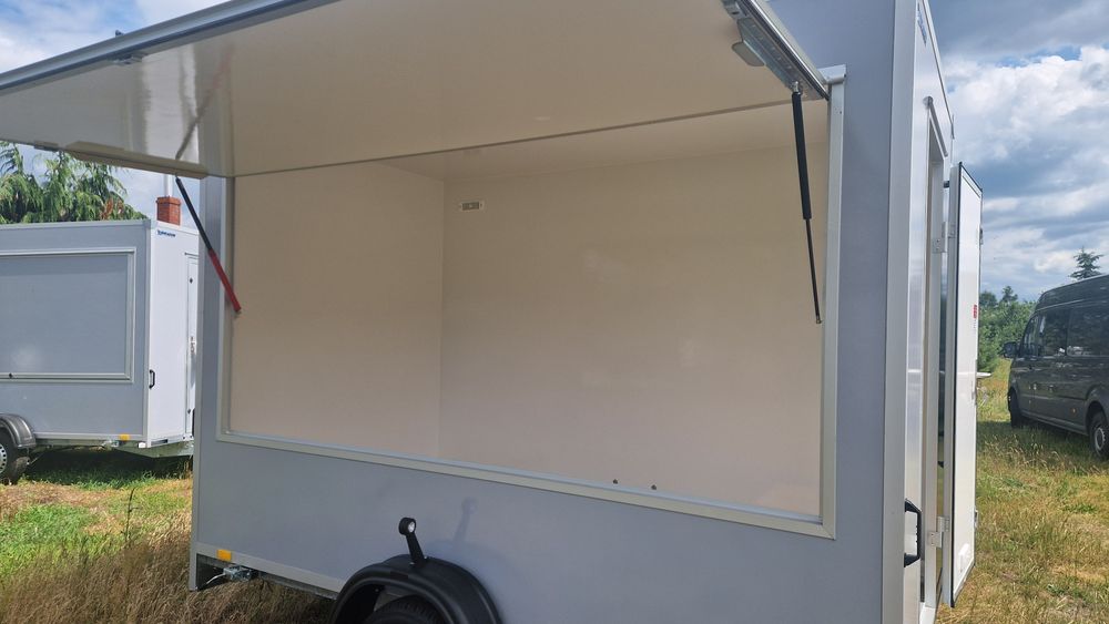 Handlowa Gastronomiczna FoodTruck Imbiss Bar przyczepa