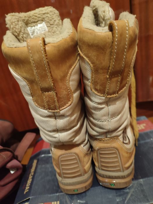 Зимові сапоги на дівчинку.