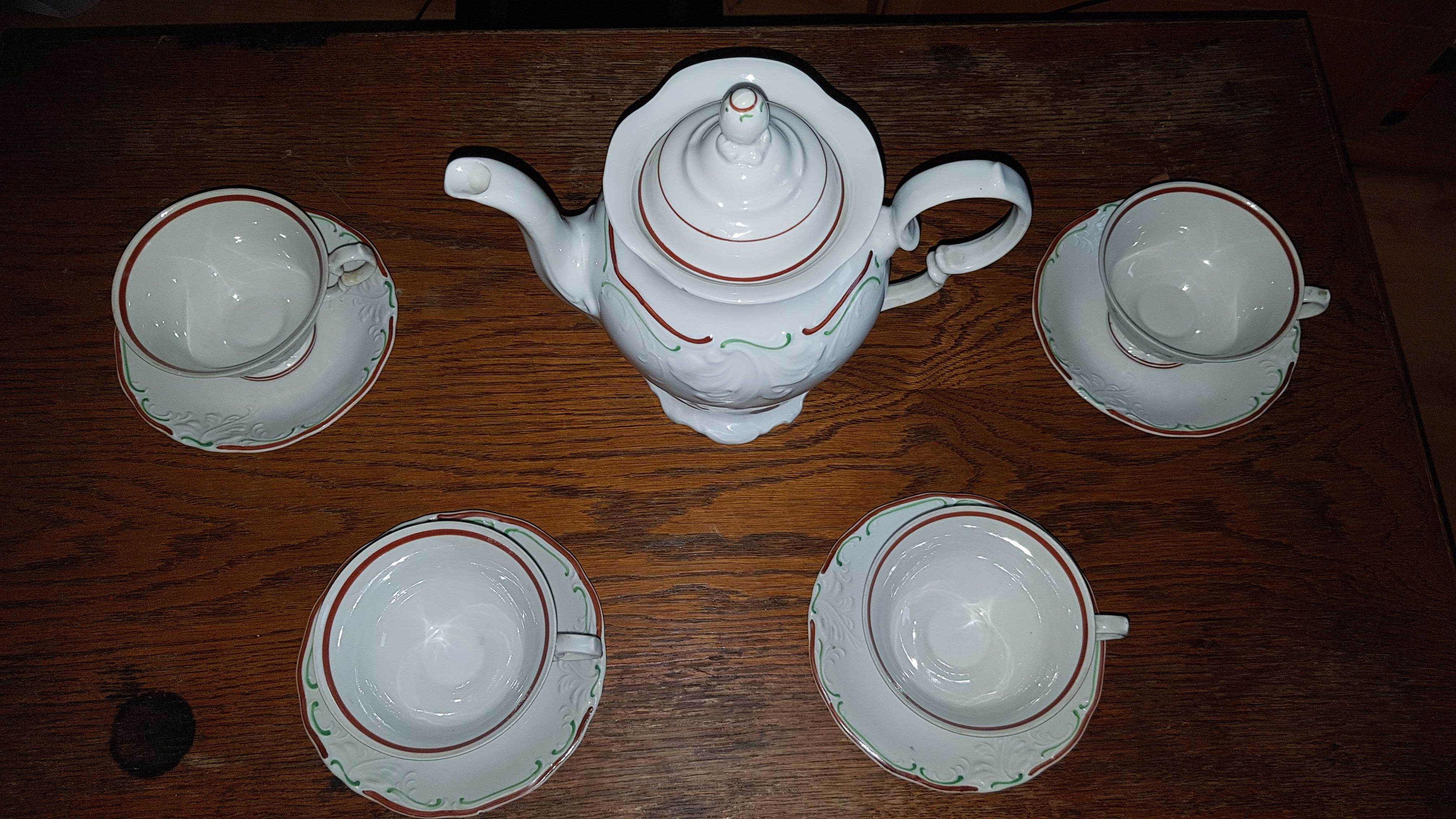 Porcelanowy Dzbanek do herbaty zestaw "Wałbrzych"