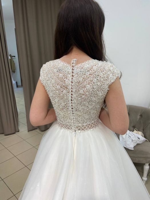 Весільна сукня для принцеси. Не вінчана!