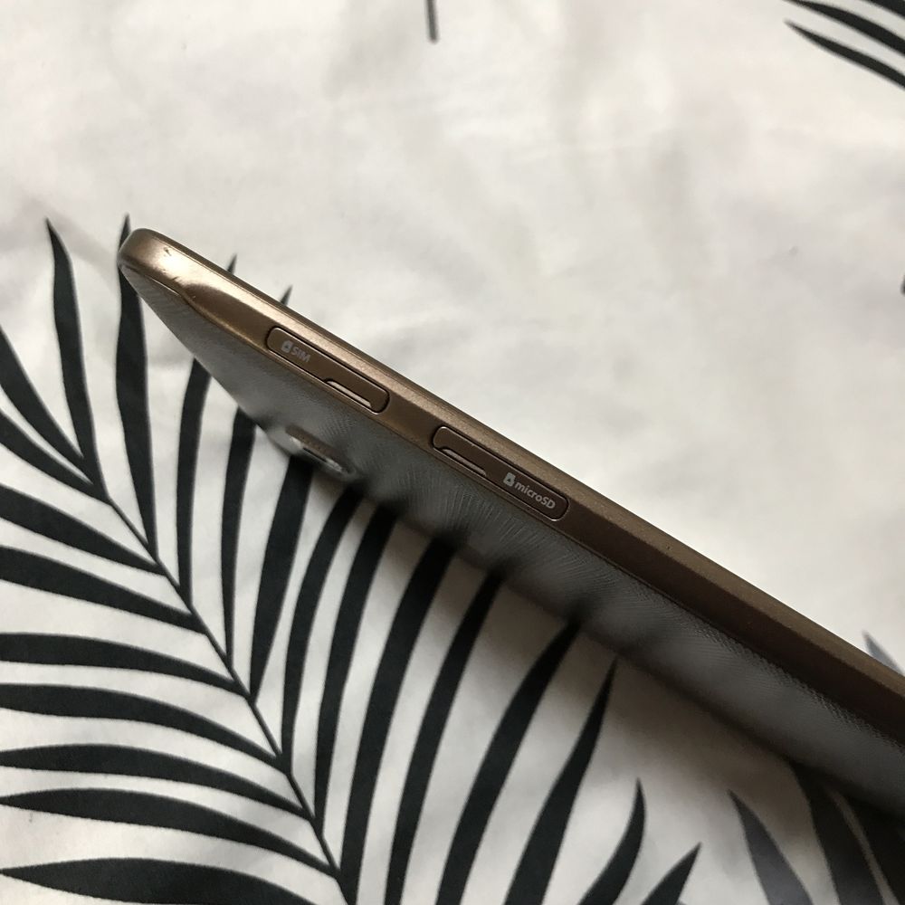 Планшет Samsung Tab E 9,6 (sm-t561) 4G , 7 android