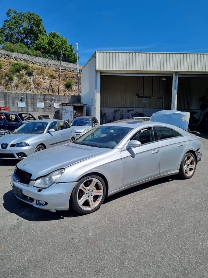 Mercedes-Benz CLS 350 V6 gasolina de 2007 para peças