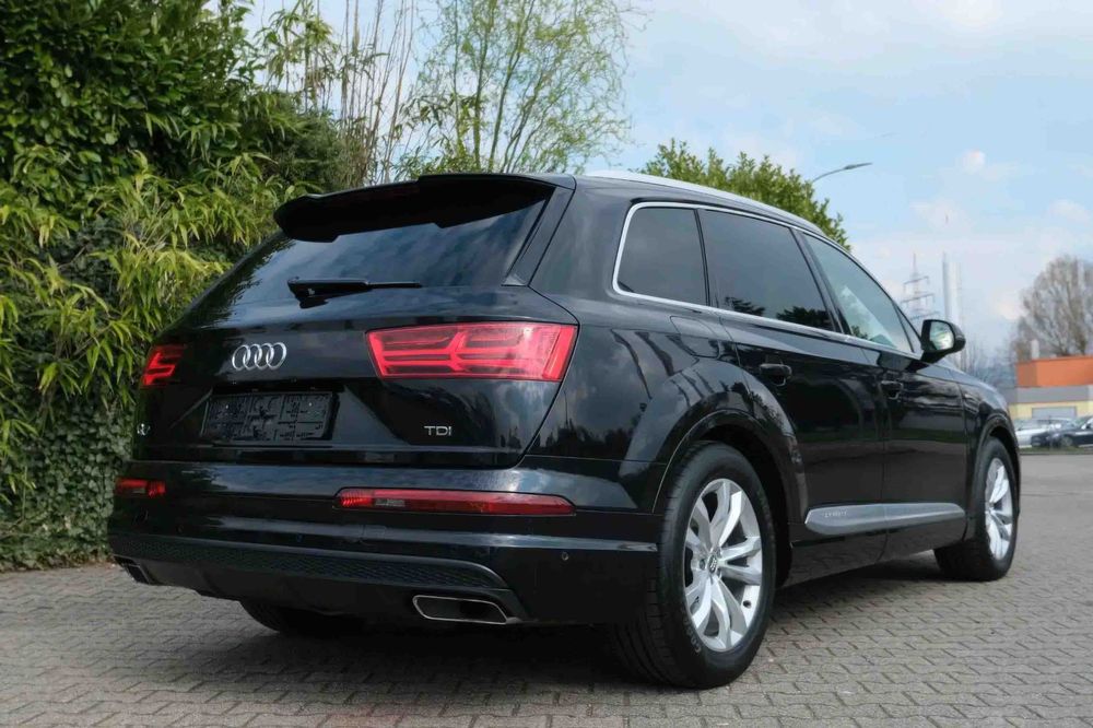 Audi Q7 quattro      2016