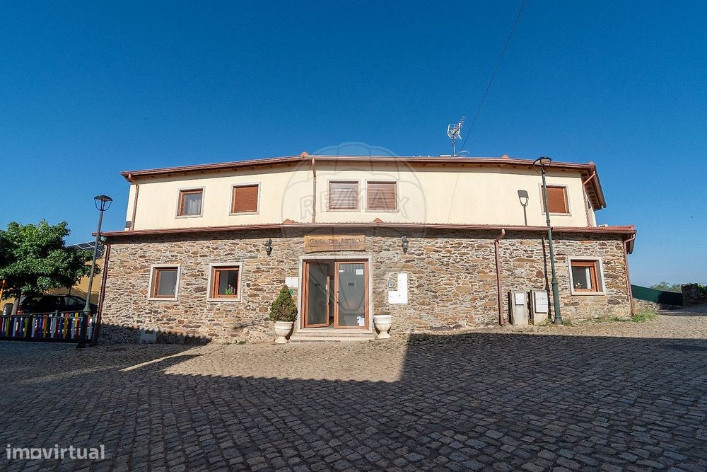 Moradia T5 para venda