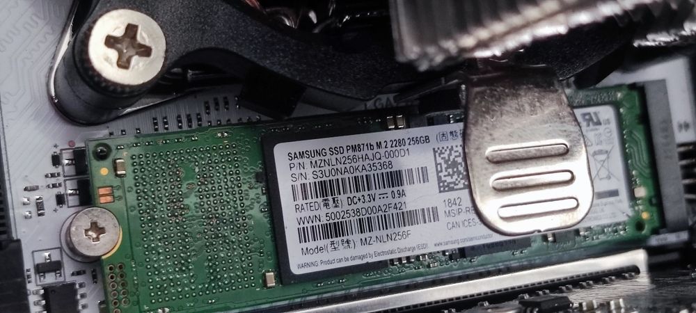 Mini PC/RX570 4GB/TPM 2.0/Xeon E5 2680v4/8GB DDR4/Fonte 600W 80+