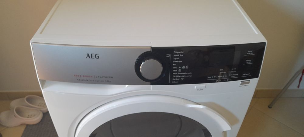 Máquina de secar roupa AEG (avaria)
