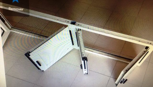 Vendo portas de alumínio para churrasqueia.