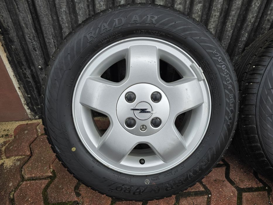 Felgi z oponami 175/65R14 Opel Corsa 4x100 Astra Combo Tigra Kadett