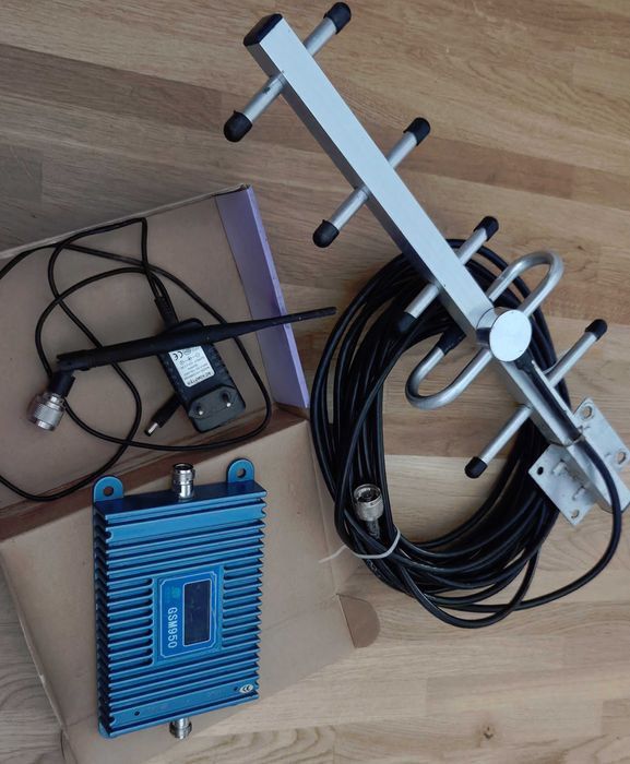 Wzmacniacz sygnału GSM 950MHz wraz z anteną 10m