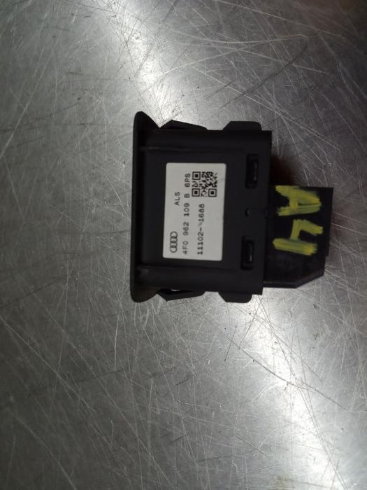 Comando / botão / interruptor multifunções AUDI A4 Avant (8K5, B8)