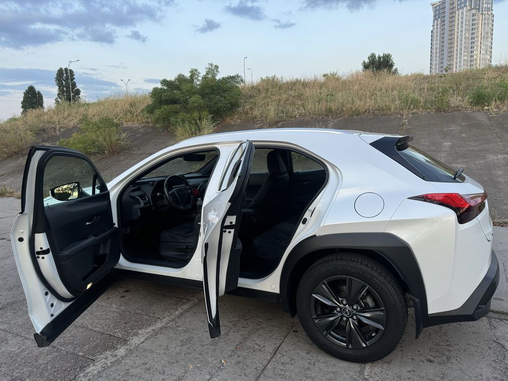Lexus UX250h 2019