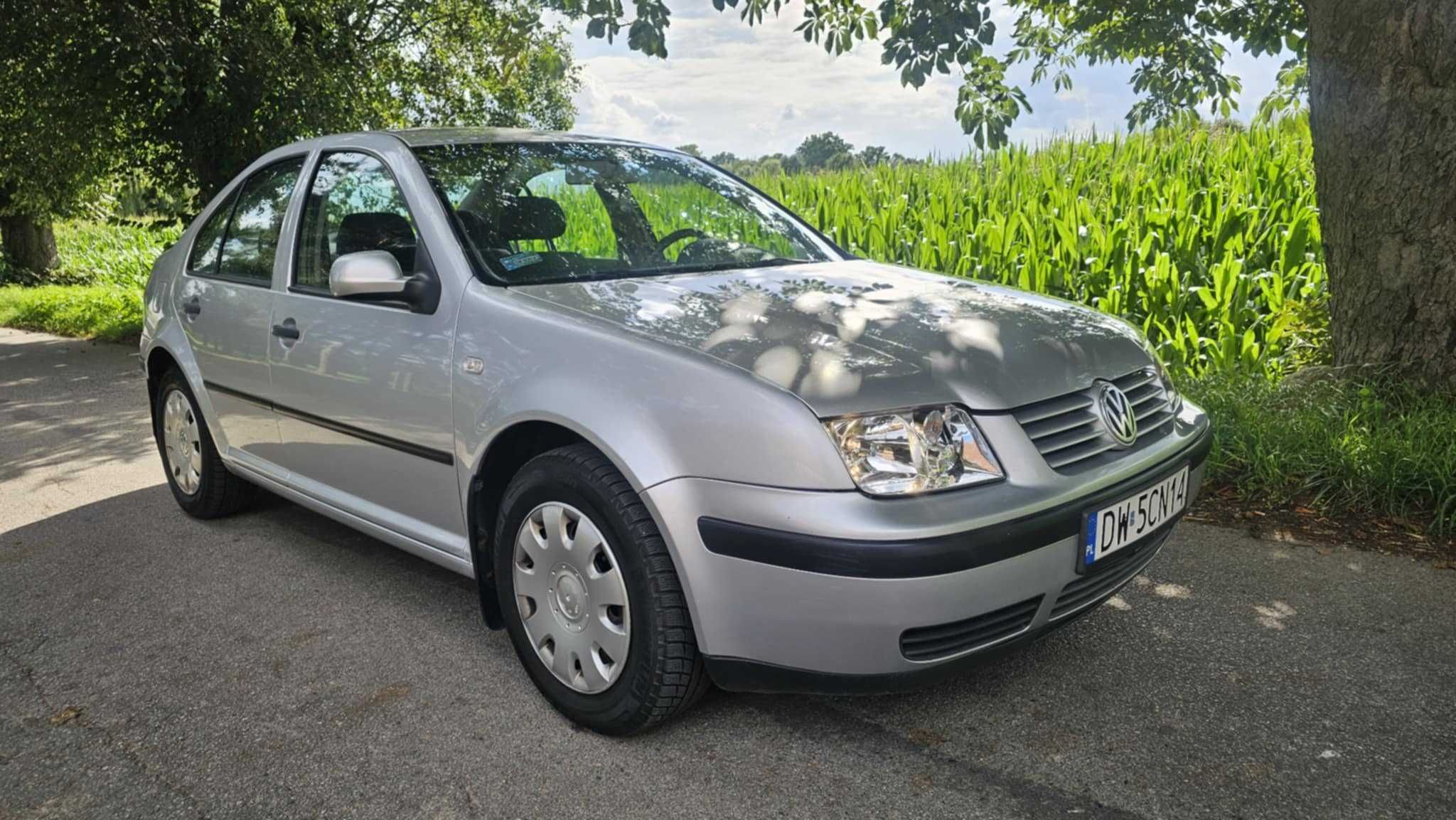 VOLKSWAGEN BORA 1.6 16V  - 2002 - Zadbana bez rdzy !