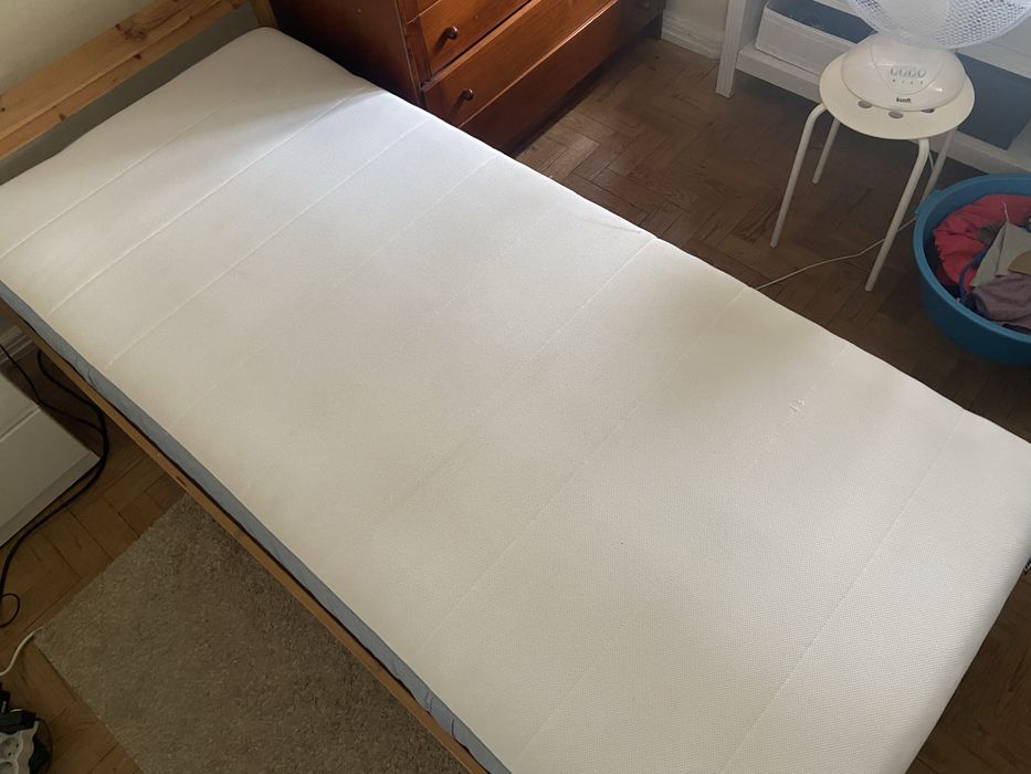 Cama + colchão de solteiro