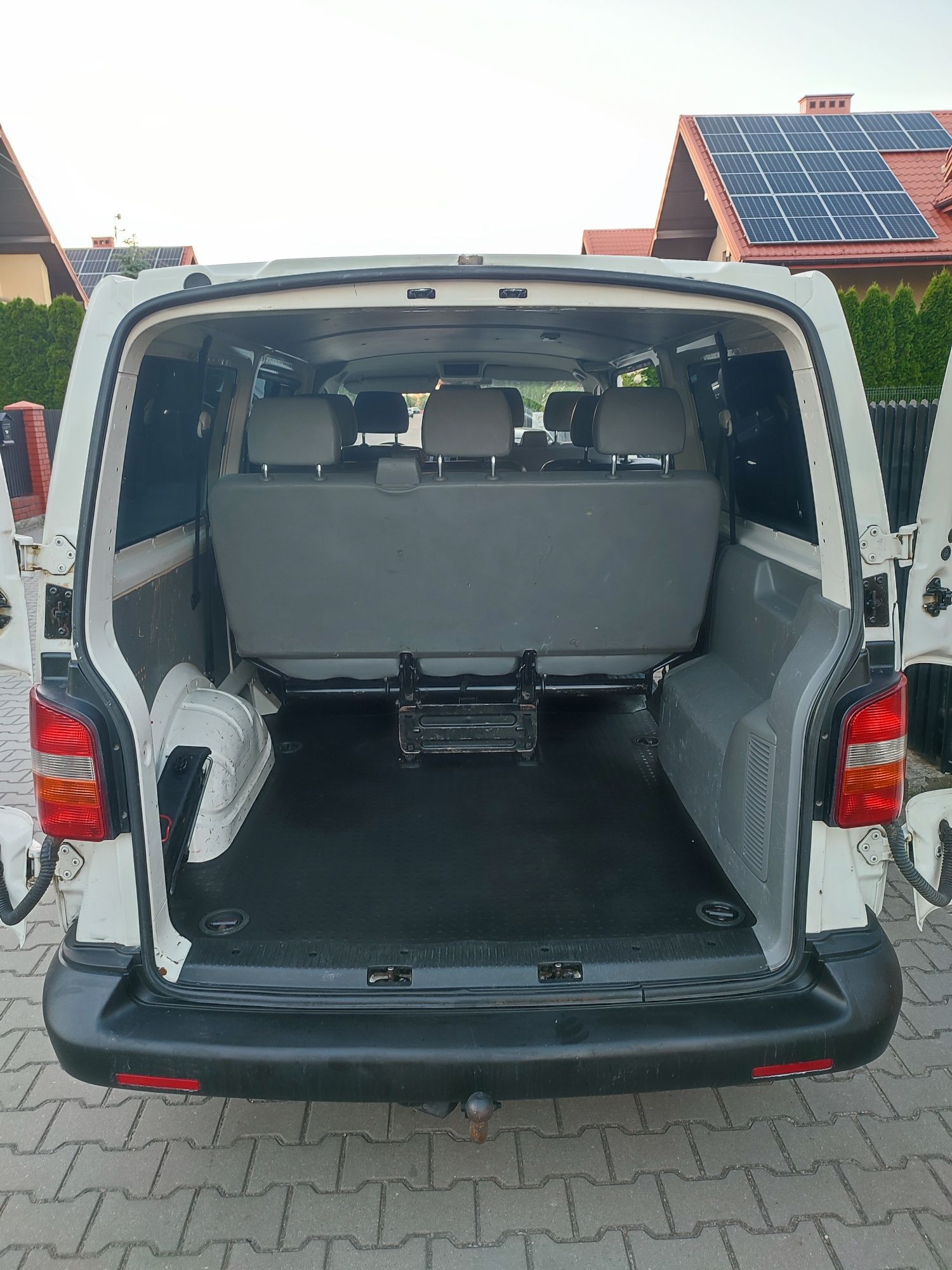 VW Transporter T5, 9 osobowy