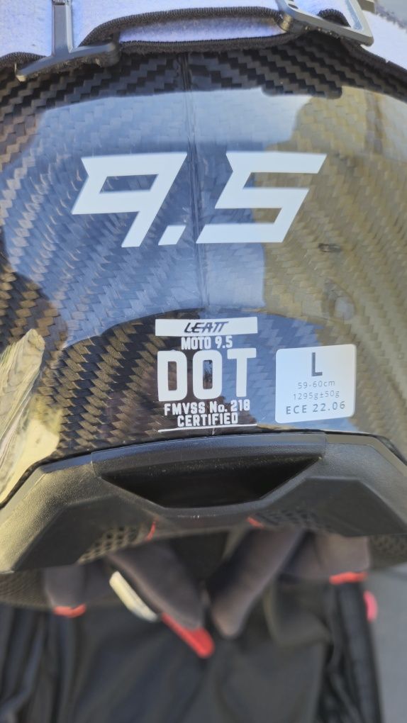 Capacete leatt 9.5 carbono