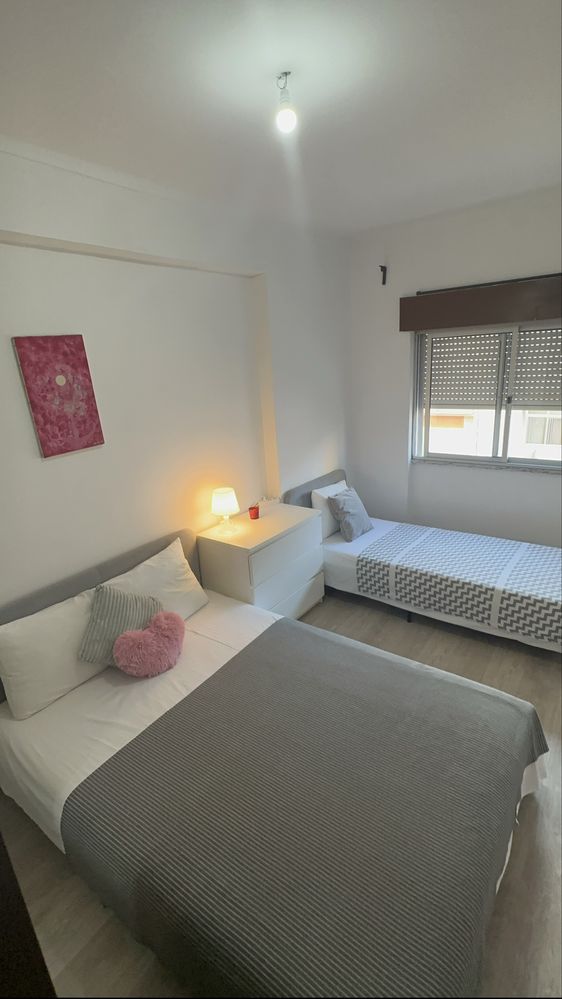 QUARTO no Barreiro cama casal + cama solteiro