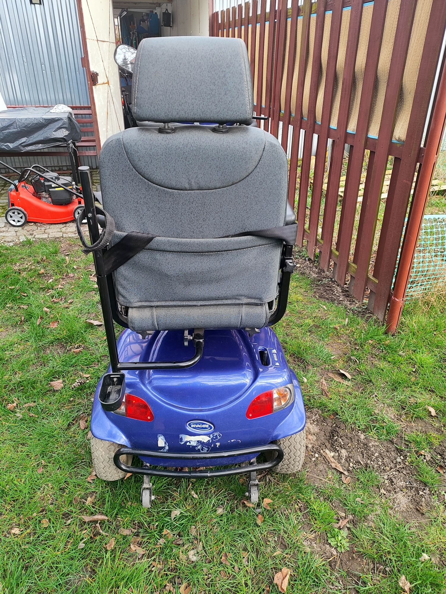 Skuter wózek inwalidzki elektryczny.
