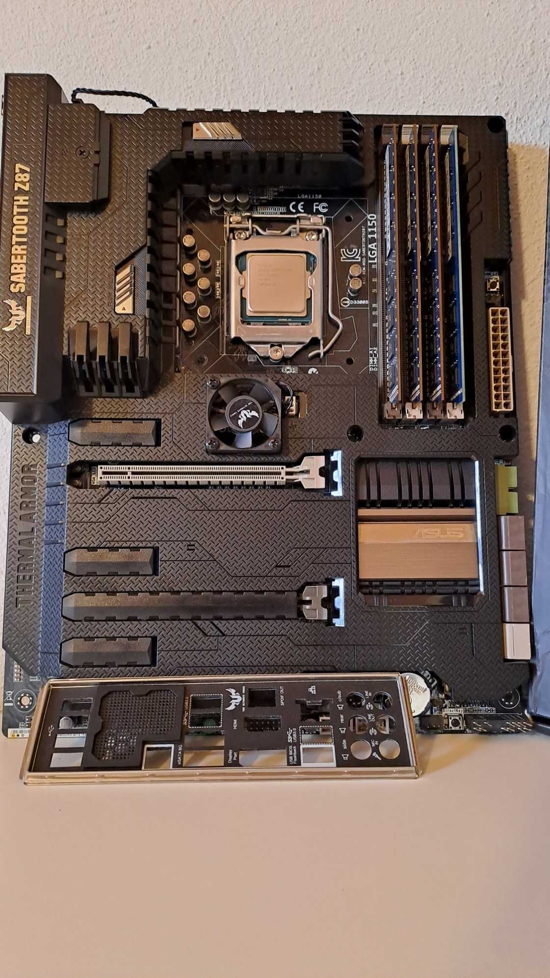 Bundle Core i5-4590 / Board Asus Z87 Sabertooth / 20GB DDR3 Hynix
