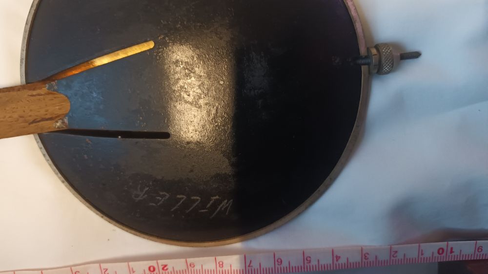 Настінний годинник