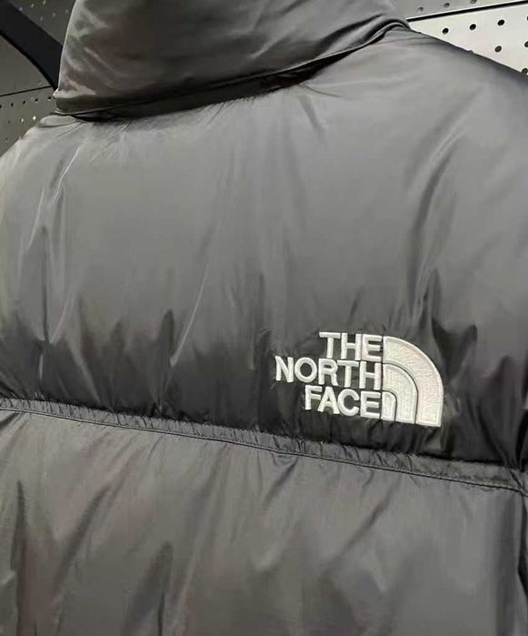 he North Face: trwałość i styl w zimowej odzieży.