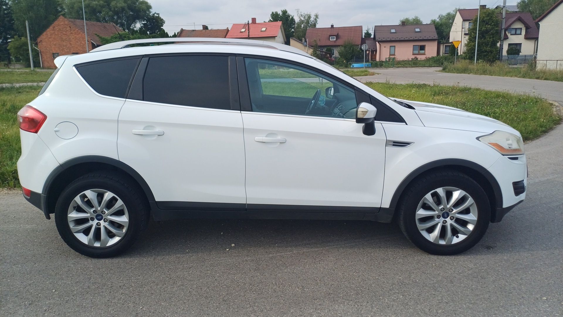 Ford Kuga 4x4 2.0 tdci 140km 2009r. Panorama