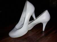 Białe buty do ślubu ze skóry rozmiar 37
