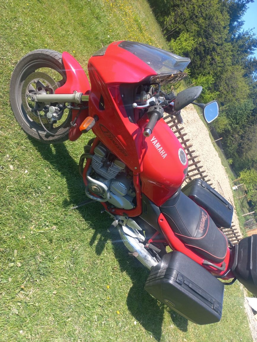 Motocykl Yamaha XJ 600S