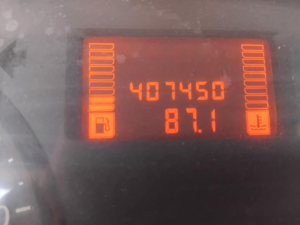Renault Trafic r. 2006  silnik 1.9