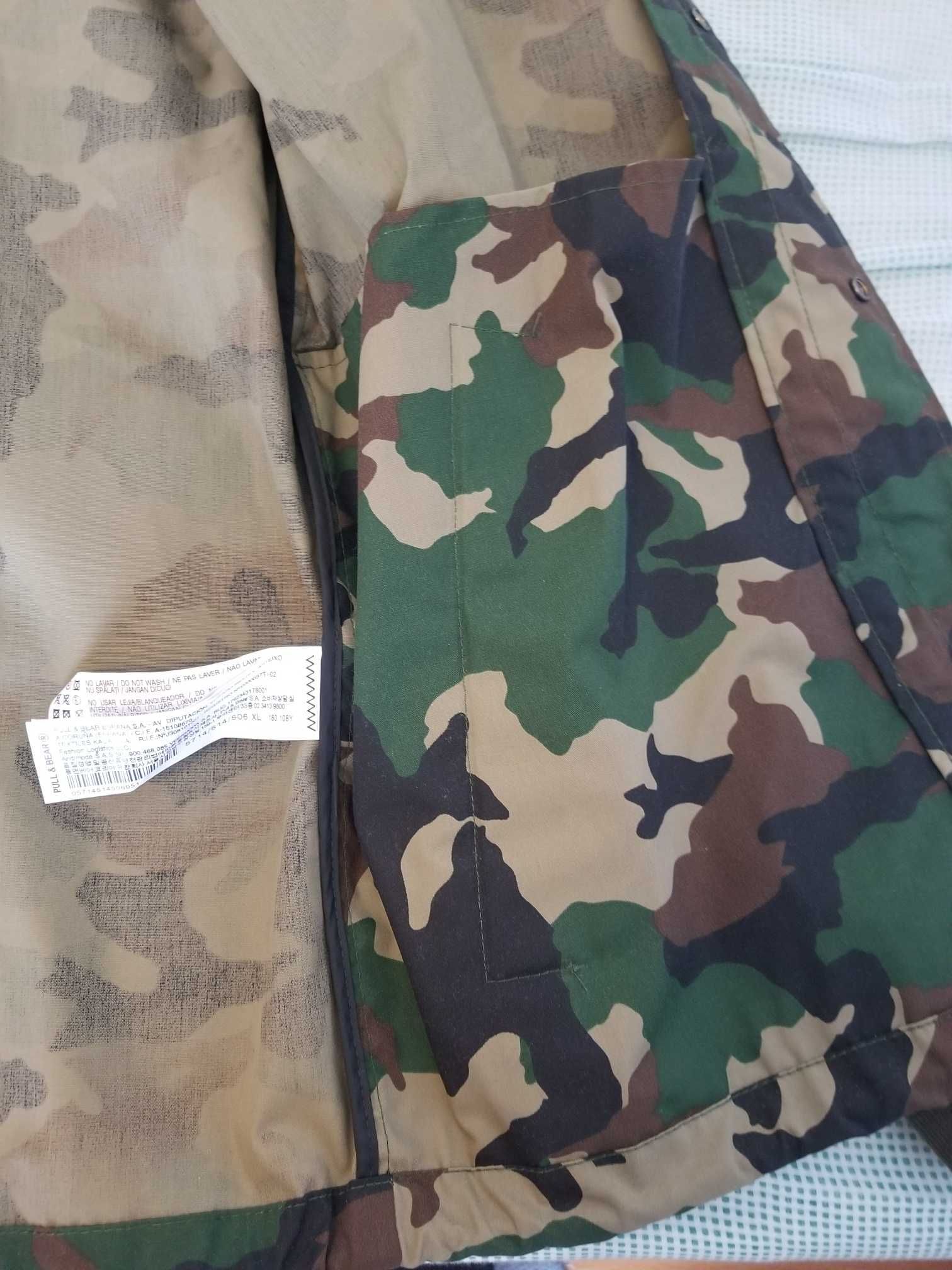 Casaco padrão camuflado, com capuz , NOVO da PULL & BEAR, tamanho XL.