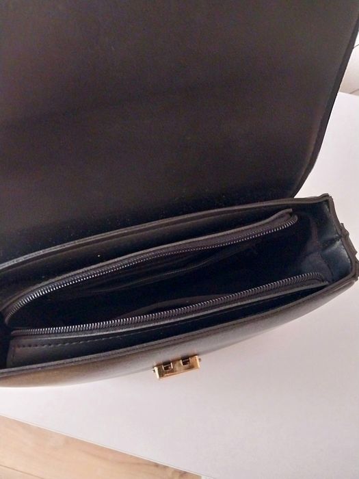 Сумка клатч-кросс-боди.