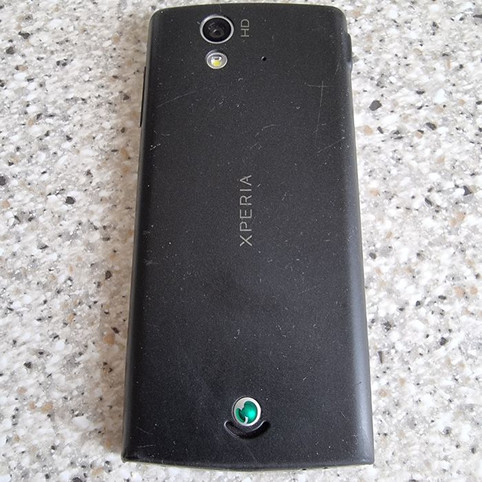 Продам телефон Sony Ericsson ST 18I/Xperia ray.