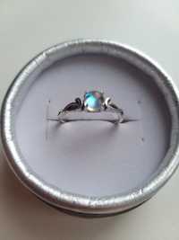Кольцо серебряное лунный камень