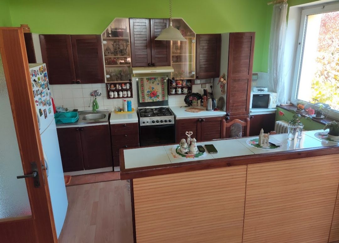 Продам  будинок у р-ні Дастору