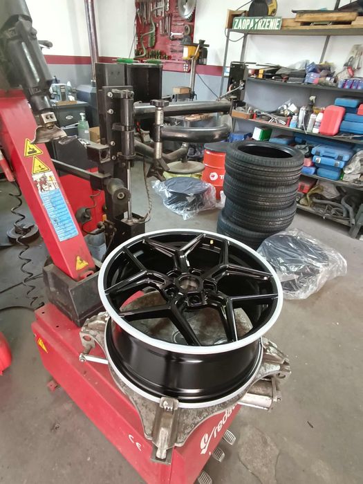 Wymiana opon oraz naprawy bieżące