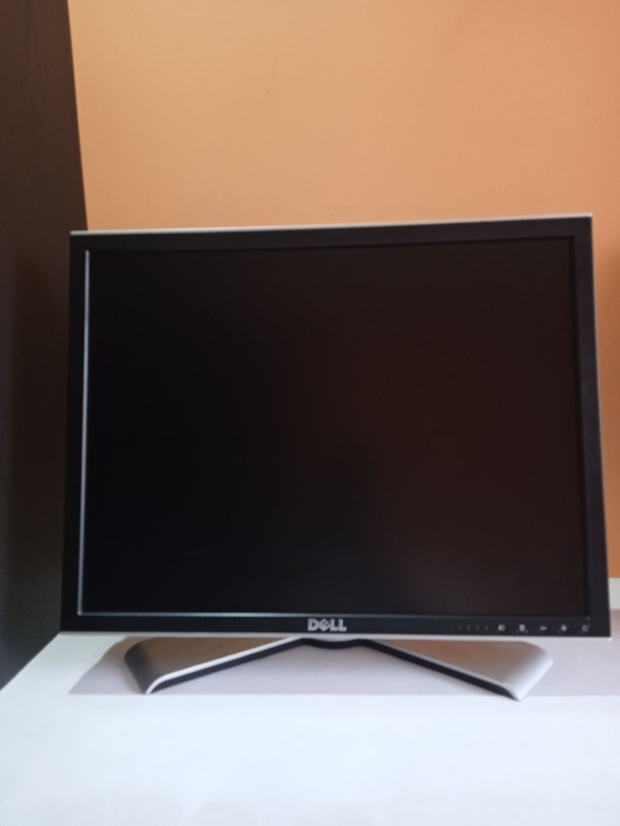 Monitory Dell, Samsung LCD/LCD