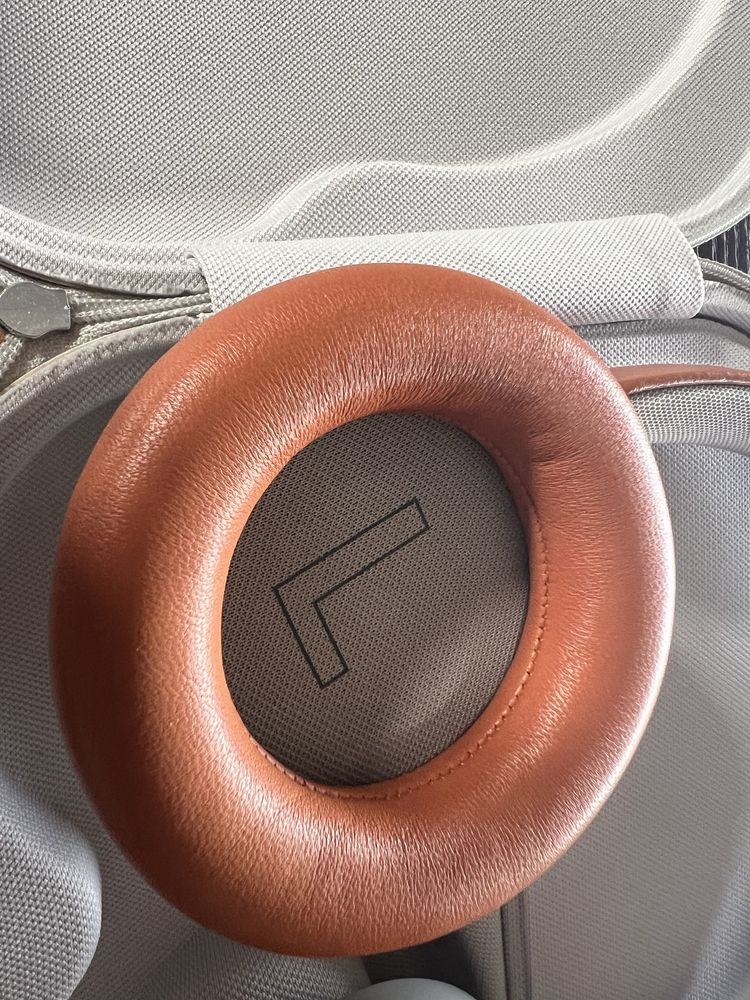 Наушники Bang & Olufsen Beoplay HX Timber