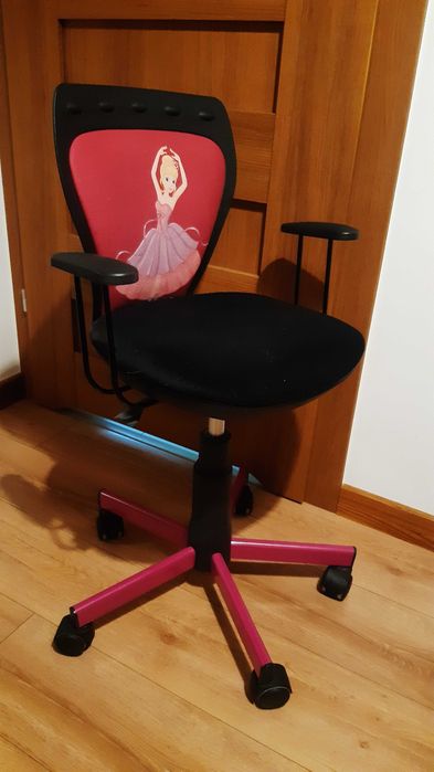 Zestaw: biurko + półka na ścianę +łóżko, materac + fotel+lampy