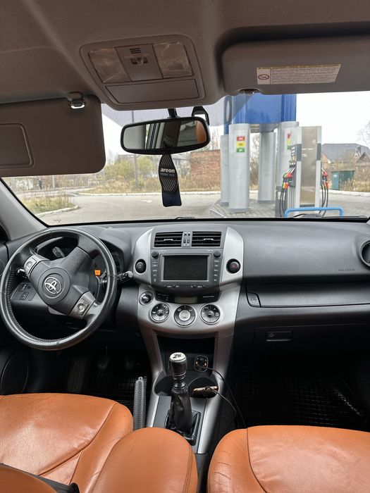 Продам тойота рав 4 2009р 2.2 диз механіка 4/4 НЕРОЗМИТНЕНА