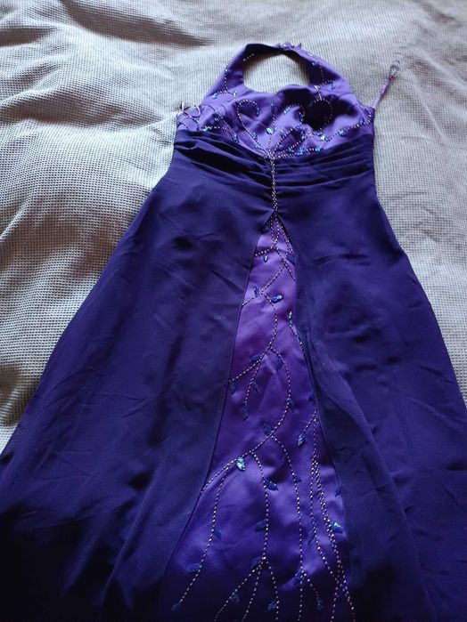 Sukienka balowa długa wyszywana