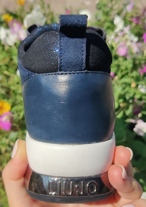 Кросівки фірми LIU JO Sneakers