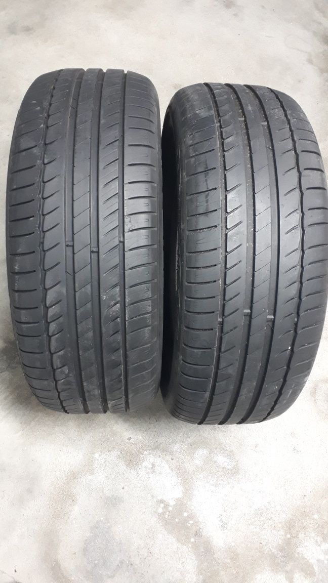 Dois pneus semi-novos 215/55 16 97W Michelin Primacy HP